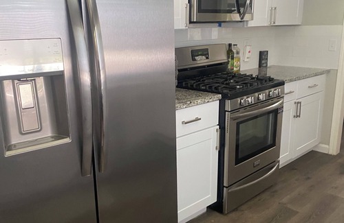 North San Antonio - SAT House | Hillside Family Home! Close to Everything! Pet Friendly/child friendly!