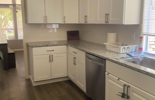 North San Antonio - SAT House | Hillside Family Home! Close to Everything! Pet Friendly/child friendly!