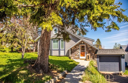 Grand Marais House | Hillside Harbor in Grand Marais | Views of Lake Superior