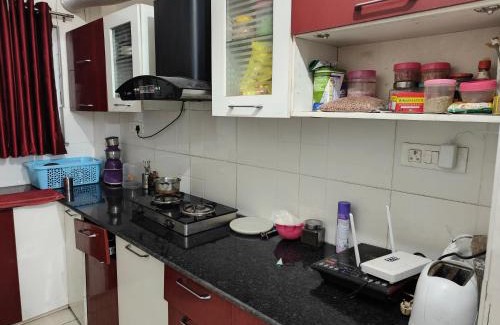 Sukha Apartment | Hillside Haven near Kainchi Dham