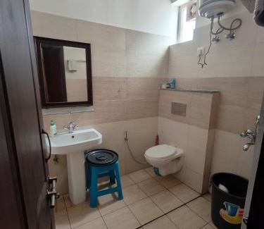 Sukha Apartment | Hillside Haven near Kainchi Dham