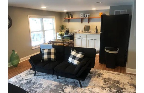 Ridgeway Apartment | Hillside Haven on Lake Wateree- Entire House
