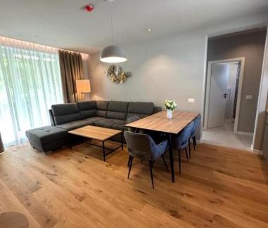 Rasnov Apartment | Hillside Haven