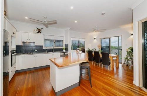 Mount Louisa Apartment | Hillside Haven - Tranquil Mount Louisa Escape