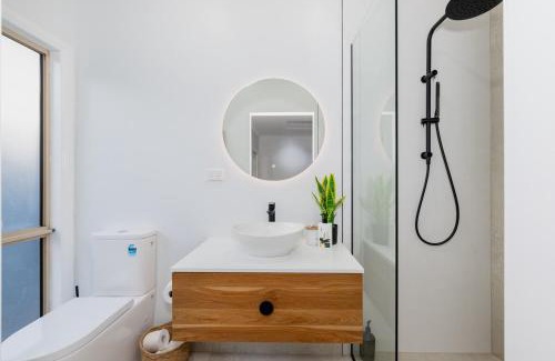 Mount Louisa Apartment | Hillside Haven - Tranquil Mount Louisa Escape