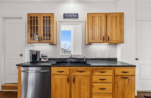Old Orchard Beach Apartment | Hillside Hideaway