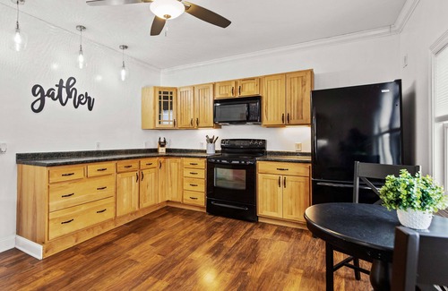Old Orchard Beach Apartment | Hillside Hideaway
