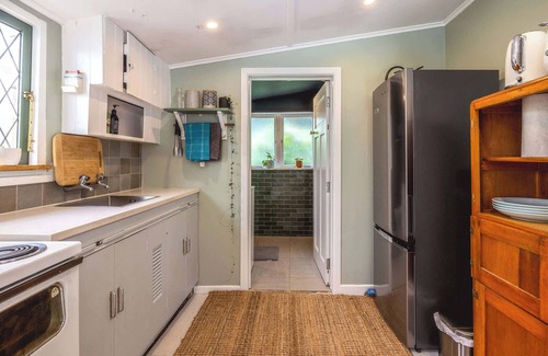 Ostend House | Hillside Hideaway - Our Island