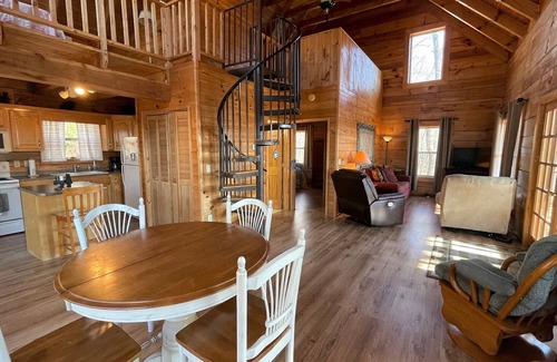 Murphy Cabin | Hillside Hideaway - log cabin in the woods