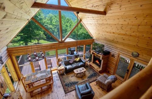 Mineral Bluff House | Hillside Hideaway - Secluded Mountain Cabin Rental - Peaceful Forest Views, Hot Tub, Outdoor Fire Pit, Pet Friendly, Billiards T