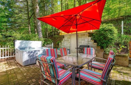 Logan House | Hillside Hideaway