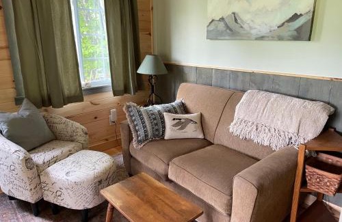 Phillips House | Hillside HideAway
