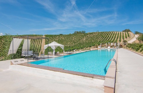 San Savino Apartment | Hillside Retreat in San Savino