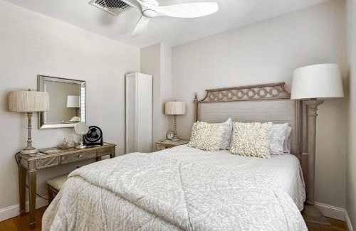 Milford House | Hillside's Setting Sun Waterfront Retreat