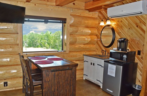 Marble Falls Cabin | Hillside: Scenic Escape with Lake Views Awaits!