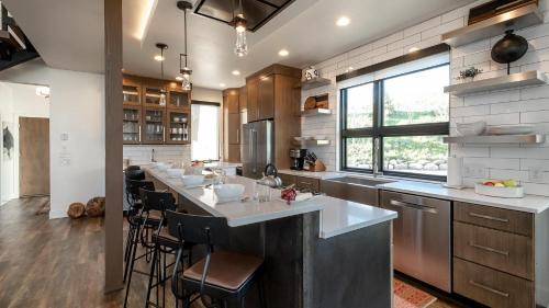 Steamboat Springs House | Hilltop Chateau