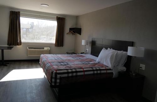 Groton Hotel | Hilltop Express Inn
