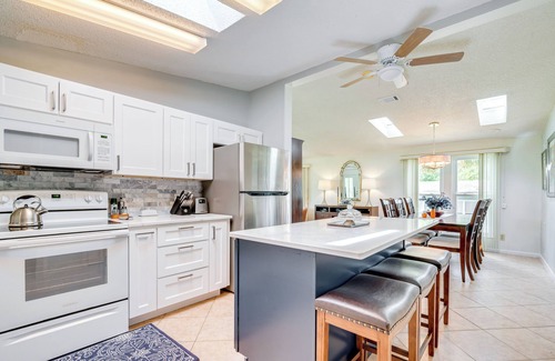 The Villages Cottage | Hilltop Golf Course Cottage in The Villages!