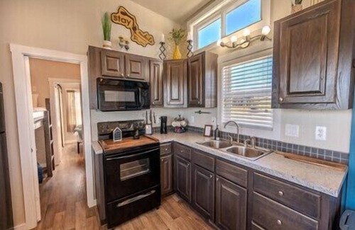 Fredericksburg Cottage | Hilltop Harmony - 181