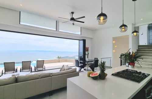 Camaronal House | Hilltop Haven: 3 Master Suites, Ocean&jungle Views
