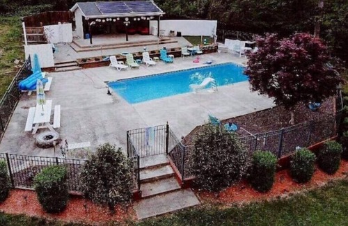 Brightwood House | Hilltop Haven Luxury lodging in Wine country