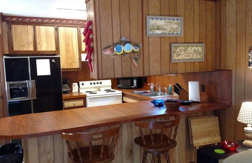 Bronson House | Hilltop Hideaway is a Spacious, Farmhouse style Mobile Home-Lake Sam Rayburn, TX