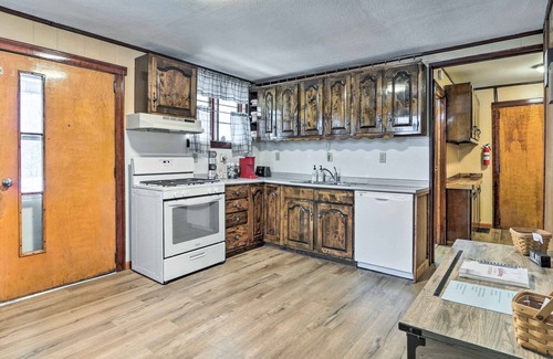 Carbon Hill House | Hilltop Home w/Grill, In Wayne Nat'l Forest