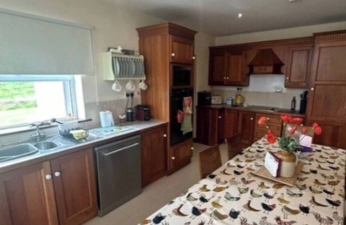 Milltown House | Hilltop House Tuam