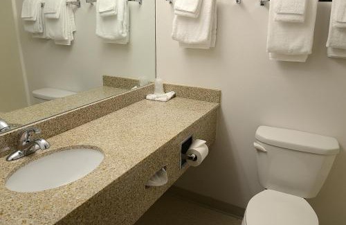 Billings Hotel | Hilltop Inn by Riversage