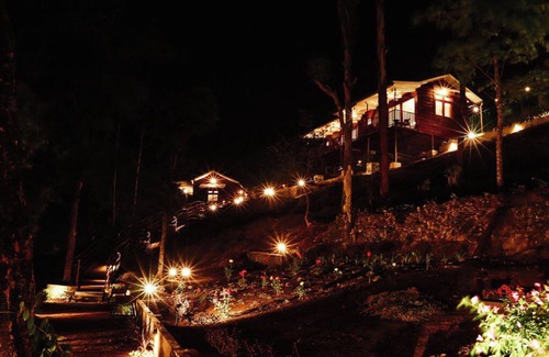 Nullatanni Cottage | Hilltop Munnar by Fracspace