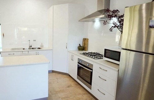 Pillar Valley Apartment | Hilltop Retreat - best of both worlds: Beach/farm