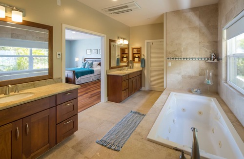 Kaneohe House | Hilltop Retreat with Postcard View -- minutes to Kailua Beach
