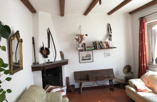 Poggio Catino House | hilltop villa garden with great views