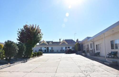 Goulburn Hotel | Hillview Motel