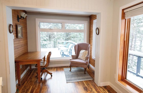 Kenora House | Hilly Hideaway Retreat~ lakefront cabin in Kenora