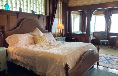 Hilo Bed & Breakfast | Hilo Bay Oceanfront Bed and Breakfast