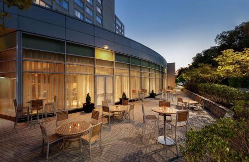 Linthicum Heights Hotel | Hilton Baltimore BWI Airport