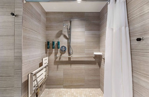 West End Hotel | Hilton Club The District Washington D.C.