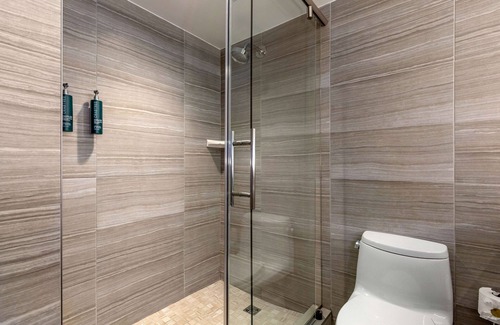 West End Hotel | Hilton Club The District Washington D.C.