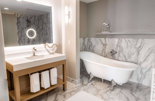 Rockwall Resort | Hilton Dallas/Rockwall Lakefront