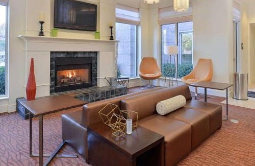Addison Hotel | Hilton Garden Inn Addison