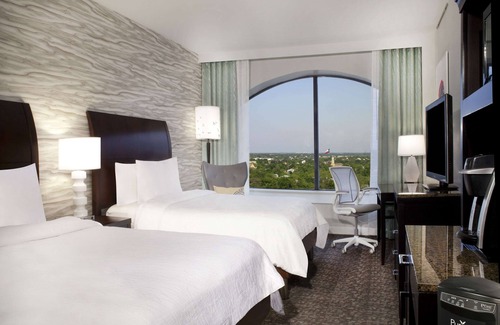 Waller Creek District Hotel | Hilton Garden Inn Austin Downtown