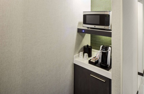 Camden Hotel | Hilton Garden Inn Camden Waterfront Philadelphia