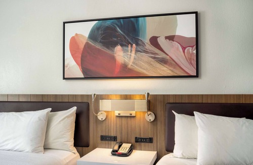 Oakbrook Terrace Hotel | Hilton Garden Inn Chicago/Oak Brook