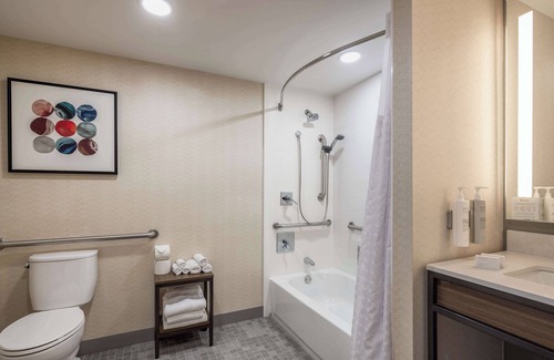 Oakbrook Terrace Hotel | Hilton Garden Inn Chicago/Oak Brook