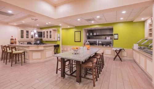 Johnston Hotel | Hilton Garden Inn Des Moines/Urbandale