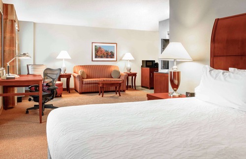 Independence Hotel | Hilton Garden Inn Independence