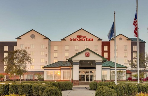 West Newton Hotel | Hilton Garden Inn Indianapolis Airport