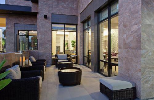 Irvine Business Complex Hotel | Hilton Garden Inn Irvine/Orange County Airport