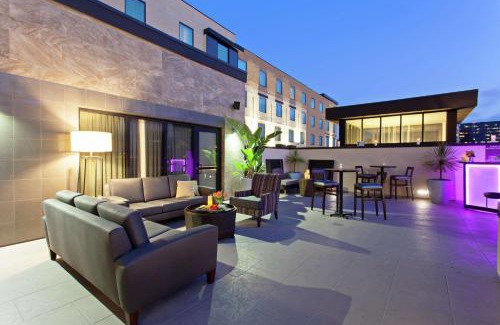 Irvine Business Complex Hotel | Hilton Garden Inn Irvine/Orange County Airport